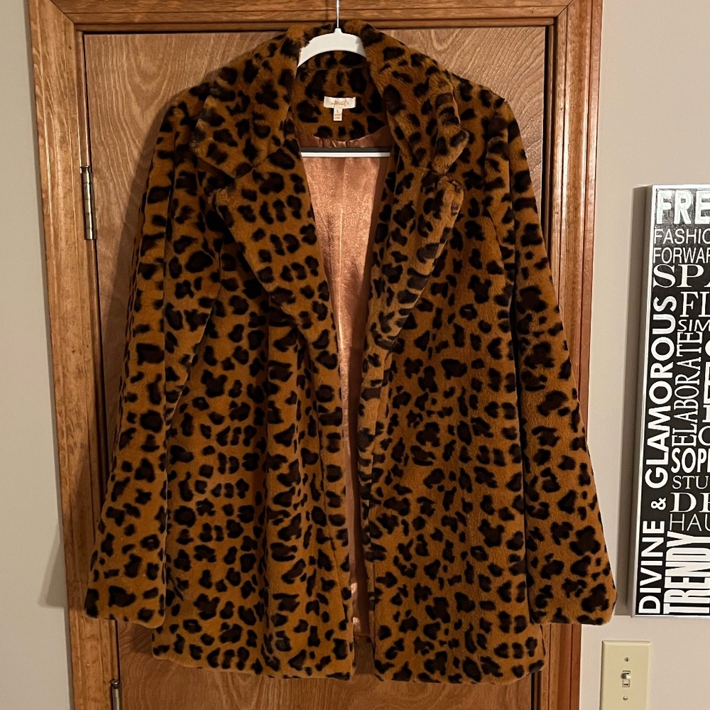 A.Peach Leopard Print Plush Jacket, Size L - image 1